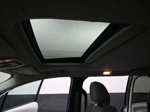 Used 2025 Toyota Sienna XLE w/ XLE Plus Package image 12