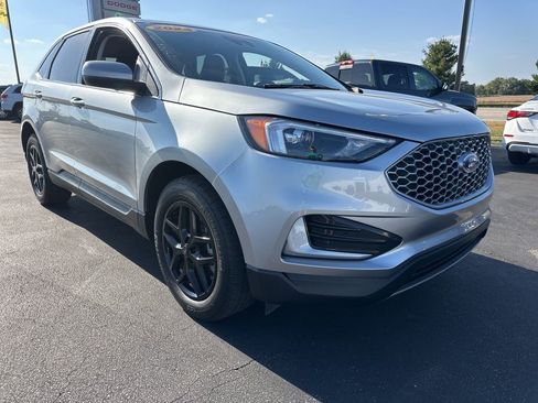 Used 2024 Ford Edge SEL image 2