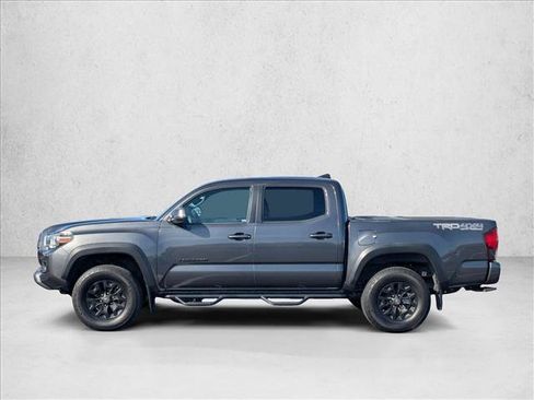Used 2018 Toyota Tacoma TRD Off-Road w/ Technology Package AWD/4WD image 9