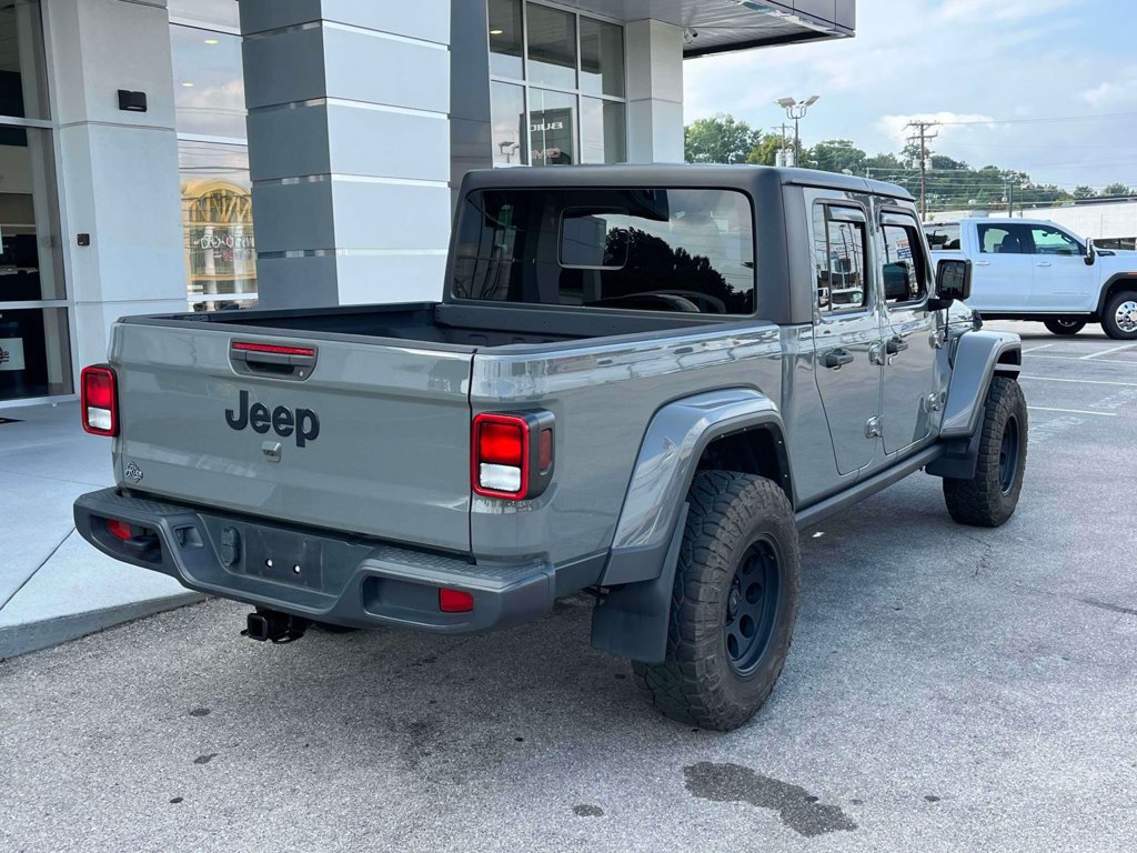 Used 2022 Jeep Gladiator Sport AWD/4WD image 3