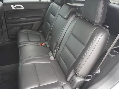 Used 2013 Ford Explorer XLT image 29