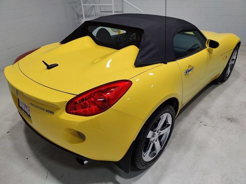 Used 2008 Pontiac Solstice GXP w/ Premium Package RWD image 8