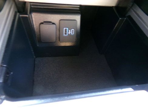 Used 2023 Ford Explorer 4WD image 25