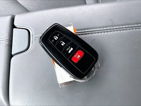 Used 2020 Toyota Avalon Limited w/ Advanced Safety Package FWD image 11