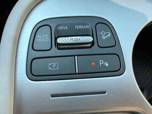 Certified 2026 Hyundai Ioniq 9 SE AWD/4WD image 32
