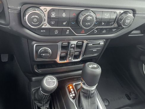 New 2026 Jeep Wrangler Sahara AWD/4WD image 9