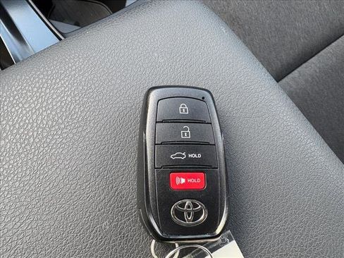 Used 2025 Toyota Camry LE image 43