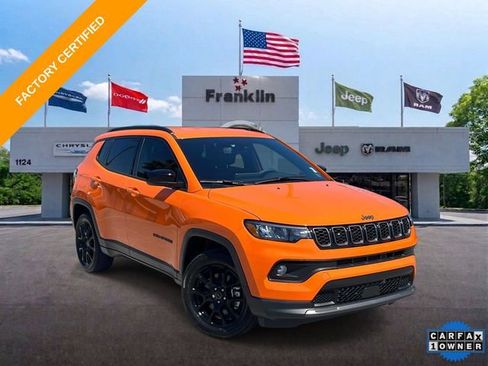 Certified 2026 Jeep Compass Latitude AWD/4WD image 1