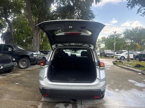 Used 2024 Nissan Rogue SV AWD/4WD image 21