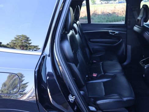 Used 2020 Volvo XC90 T5 Momentum AWD/4WD image 23