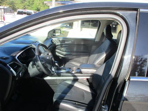 Used 2015 Ford Edge Titanium w/ Technology Package FWD image 16