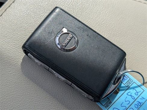 Used 2024 Volvo S60 B5 Plus image 32