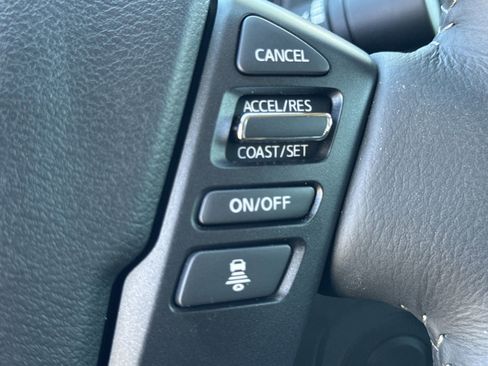 Certified 2025 Nissan Frontier SV w/ SV Convenience Package image 12