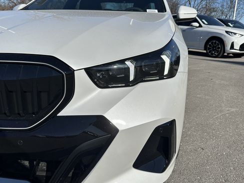 New 2026 BMW 530i xDrive w/ M Sport Package AWD/4WD image 6