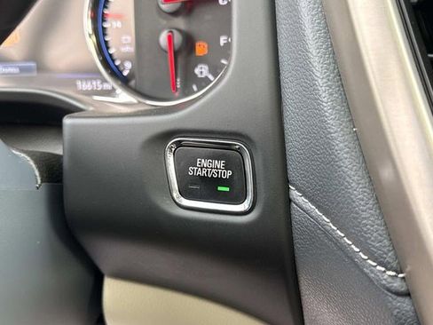 Used 2023 GMC Acadia Denali image 28