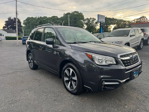 Used 2017 Subaru Forester 2.5i Premium AWD/4WD image 1