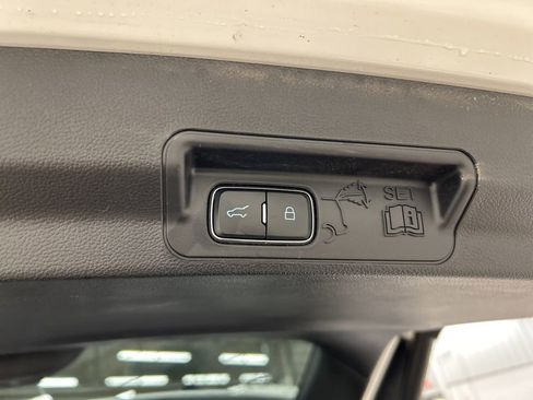 Used 2021 Ford Explorer XLT w/ Equipment Group 202A image 31