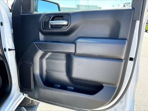 Used 2023 Chevrolet Silverado 1500 Custom Trail Boss w/ LPO, Dark Essentials Package AWD/4WD image 12