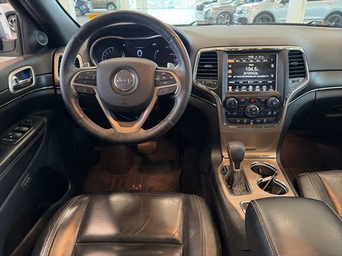 Used 2017 Jeep Grand Cherokee Limited w/ Trailer Tow Group IV image 11