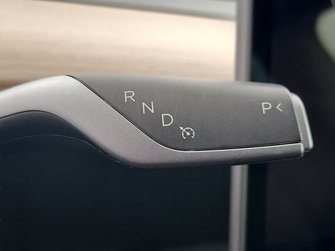 Used 2024 Tesla Model Y Performance image 6