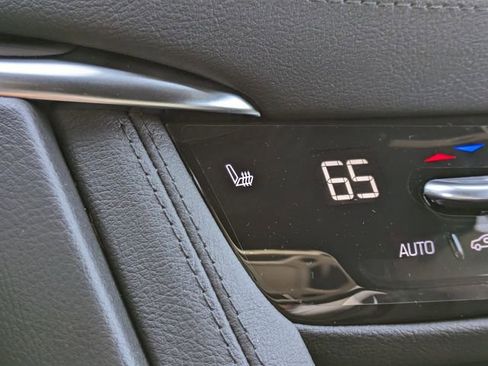 New 2026 Cadillac XT5 Luxury image 32