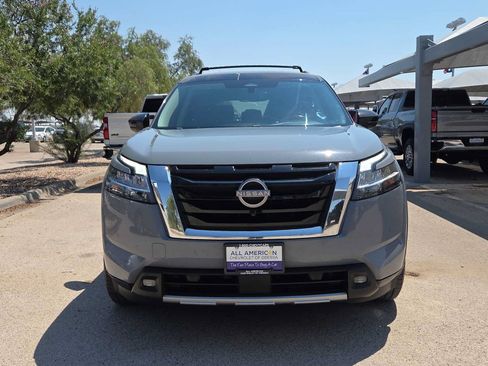Used 2022 Nissan Pathfinder SL FWD image 3
