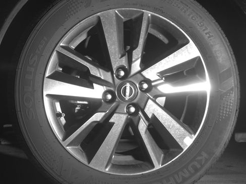 Used 2025 Nissan Versa SV image 12