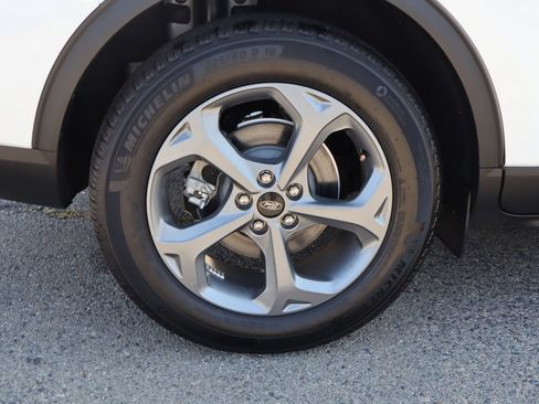 Used 2025 Ford Escape ST-Line w/ Equipment Group 301A FWD image 11