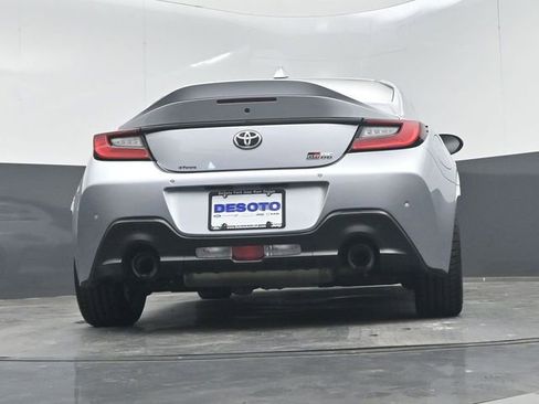 Used 2022 Toyota GR86 Premium RWD image 46