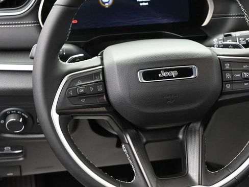 New 2025 Jeep Grand Cherokee Laredo X w/ Luxury Tech Group I image 27