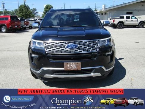 Used 2018 Ford Explorer Platinum AWD/4WD image 2