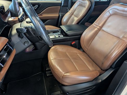 Used 2021 Lincoln Aviator Reserve w/ Equipment Group 208A image 16