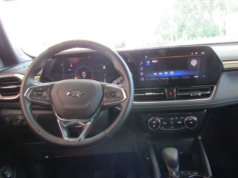 Used 2025 Chevrolet TrailBlazer ACTIV w/ Convenience Package AWD/4WD image 5