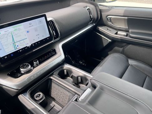 Certified 2025 Ford Expedition Platinum AWD/4WD image 25