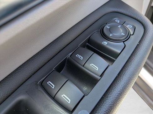 Used 2022 GMC Terrain SLE w/ Driver Convenience Package AWD/4WD image 11