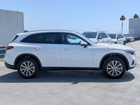 Used 2026 Mercedes-Benz GLC 300 4MATIC image 4