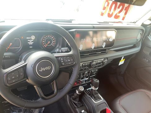 New 2026 Jeep Wrangler Unlimited Rubicon w/ Technology Group image 16