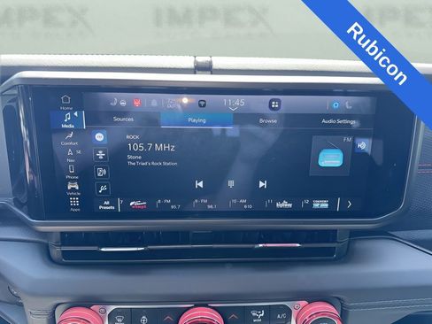 Used 2024 Jeep Gladiator Rubicon w/ Technology Group AWD/4WD image 10