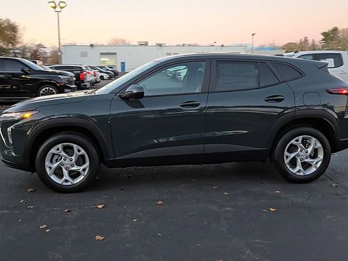 New 2026 Chevrolet Trax LS image 9