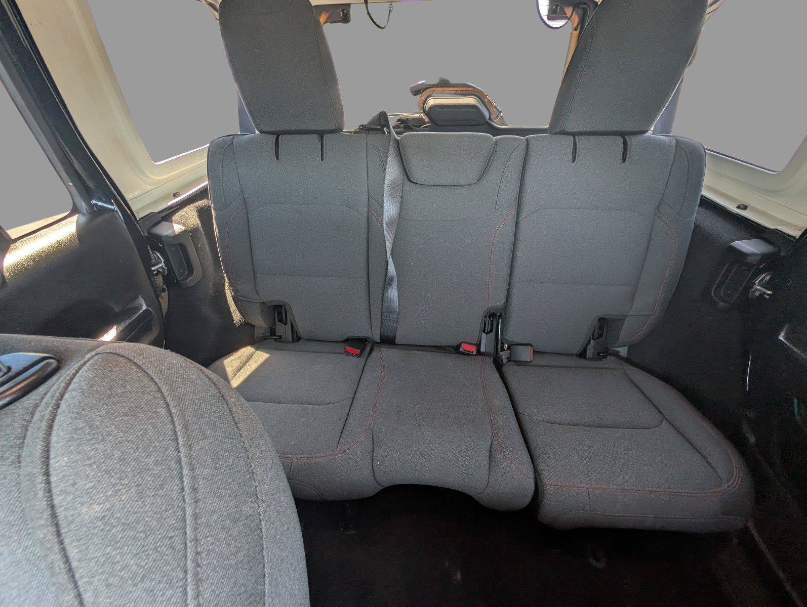 Used 2025 Jeep Wrangler Unlimited Rubicon AWD/4WD image 38