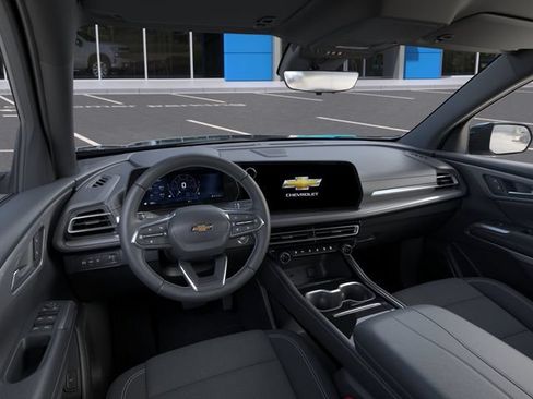 New 2027 Chevrolet Traverse LT w/ Driver Confidence Package FWD image 15