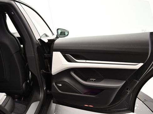 Used 2025 Porsche Taycan image 50