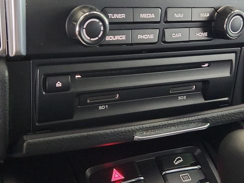 Used 2018 Porsche Macan AWD/4WD image 26