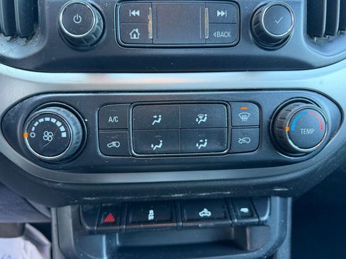 Used 2019 Chevrolet Colorado LT image 18