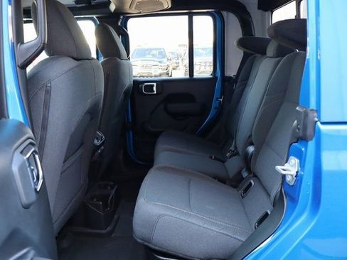 New 2025 Jeep Gladiator Sport image 39