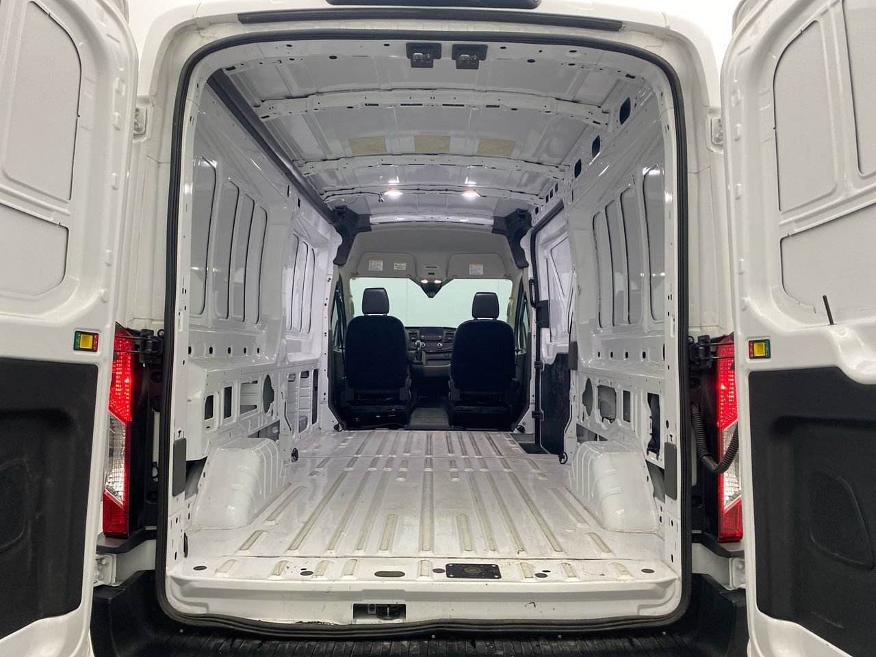 Used 2025 Ford Transit 250 148 Medium Roof Extended AWD image 24