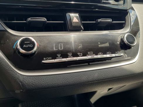 Used 2022 Toyota Corolla LE FWD image 13