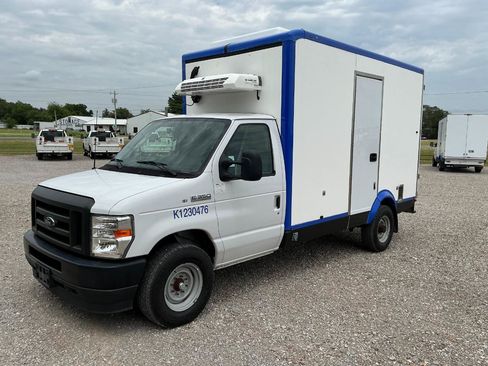 Used 2023 Ford E-350 and Econoline 350 Super Duty w/ Power Windows & Locks Group RWD image 1