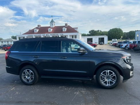 Used 2025 Ford Expedition Active AWD/4WD image 5