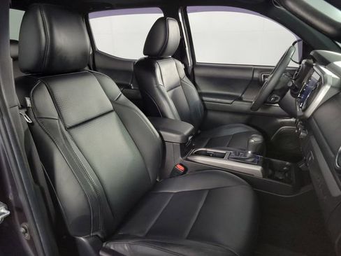 Used 2023 Toyota Tacoma Limited w/ Nightshade Package image 15